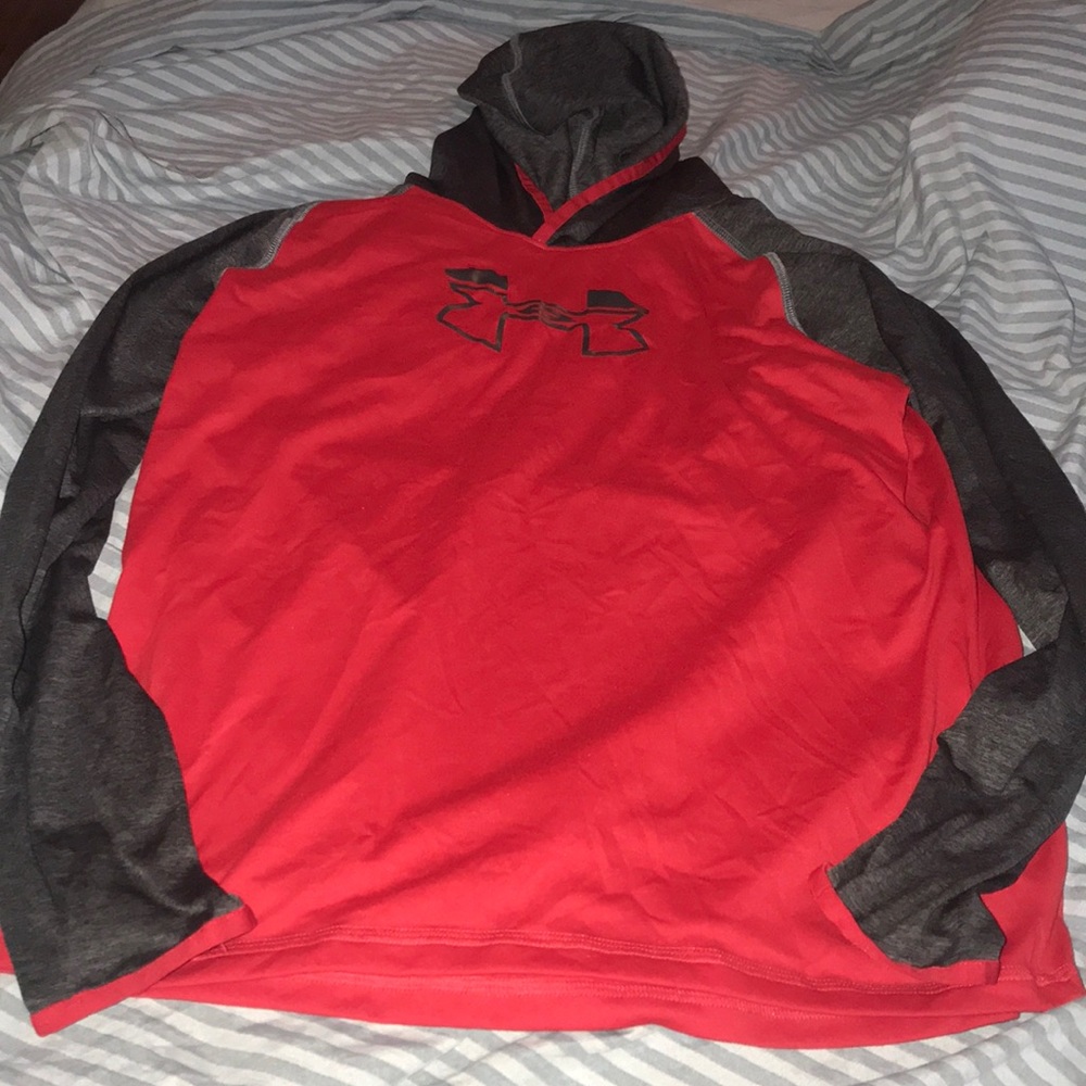 Under Armour | Youth XL | Hooded long sleeve tee